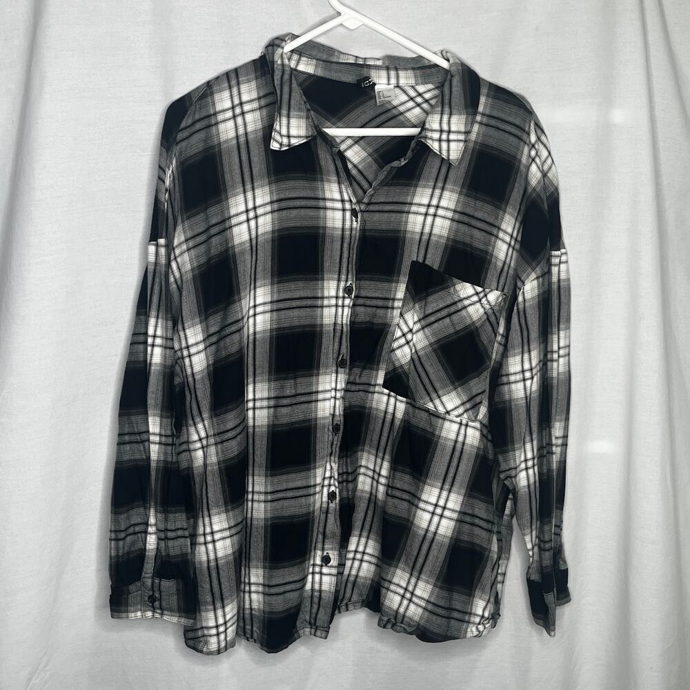 Divided by H&M Black White Plaid Button Down Shirt L